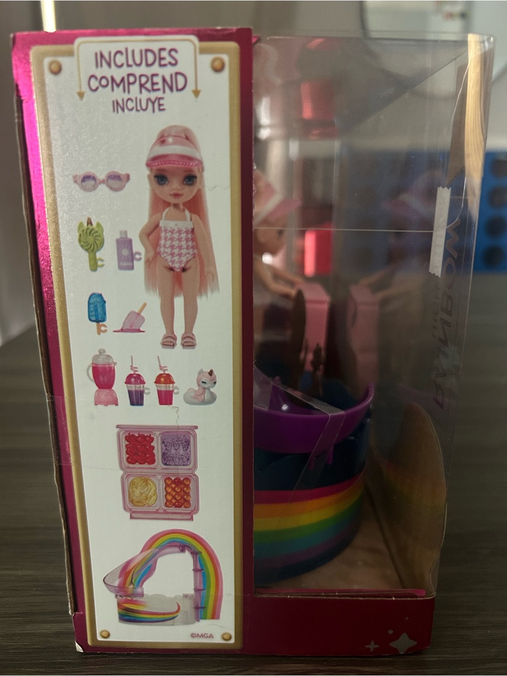 Rainbow High Littles Pool Day Playset - Picture 3 of 3